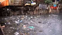 Hãi hùng những "mương rác thải" giữa Thủ đô