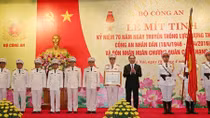 Chủ tịch nước Trần Đại Quang trao Huân chương Quân công tặng lực lượng Tham mưu CAND