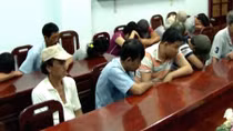 Triệt phá trường gà "khủng", thu giữ cả trăm triệu đồng