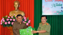 Công an tỉnh PrâyVeng thăm và làm việc với Công an Đồng Tháp
