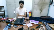 Hai nghi can máu lạnh bị bắt cùng 2 con dao gây án