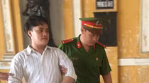 Y án tử hình gã thợ nối mi giết "quý bà" khi đang làm đẹp 