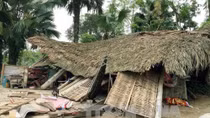 Giông lốc và mưa đá càn quét Thái Nguyên 