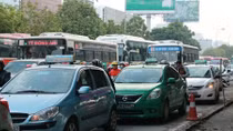 Người dân ùn ùn trở lại thành phố sau nghỉ lễ 