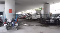 Tiềm ẩn những nỗi lo ở bãi giữ xe dưới gầm cầu