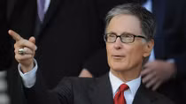 John Henry: Ông chủ và… chiếc nhẫn!