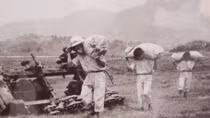 Thăm lại đơn vị có nhiều cán bộ, chiến sĩ được phong tặng Anh hùng 
