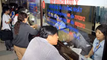 Điều chỉnh quy định đặt chỗ trên hệ thống bán vé điện tử để ngăn tình trạng 'cò' vé tàu