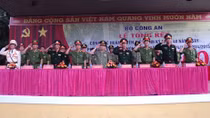 Khen thưởng tập thể, cá nhân xuất sắc tham gia diễu binh Kỷ niệm 40 năm giải phóng miền Nam, thống nhất đất nước