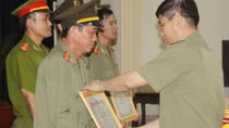 Học tập tấm gương đạo đức Hồ Chí Minh, vì nhân dân phục vụ