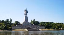 Những tượng đài tôn vinh Vladimir Ilich Lenin huyền thoại 
