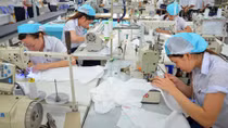 Nguy cơ ô nhiễm từ 'làn sóng' đầu tư vào dệt may
