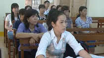 Bác quyết định buộc thôi việc nữ hộ sinh của BV An Giang 