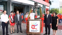 Bay khinh khí cầu trong Hội trại sáng tác tranh thiếu nhi