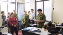 Khởi tố nữ thủ kho chiếm đoạt tiền của công ty