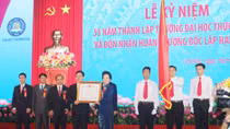 Trường đại học Thương mại đón nhận Huân chương Độc lập hạng Nhất