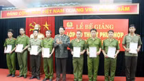 Bế giảng lớp võ thuật CAND 2015
