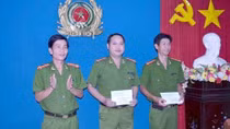 Thưởng nóng đơn vị triệt phá băng nhóm gây ra 30 vụ cướp giật