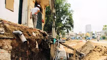Bắc thang vào nhà và việc công khai thông tin về quy hoạch