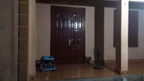 Cha tâm thần cứa cổ con gái rồi định nhảy giếng tự tử