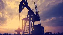 Giá dầu WTI tiếp tục giảm xuống còn 51,76 USD/thùng