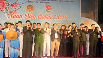 Nghĩa tình tuổi trẻ Công an hướng về đồng bào trong mùa xuân biên cương