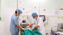 Phẫu thuật cứu sống bệnh nhân bị bắn 20 phát đạn