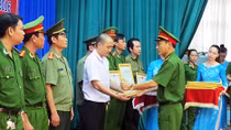 Tặng 30.000 cuốn sách “Hạt giống tâm hồn” cho các trại giam
