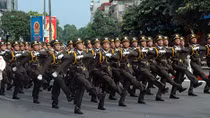 Tự tin đi tới