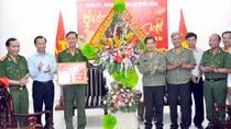 Khi trùm ma túy trang bị súng ngắn để buôn "đường dài"