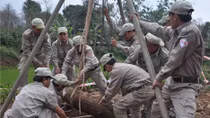 Đào giếng "chạm" ngay bom khủng