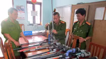 Vận động thu hồi súng tự chế, hiệu quả cao nhờ "3 cùng"