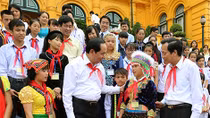 Dành tất cả tình thương yêu cho trẻ em