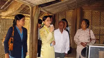 Gặp những người tiếp khách thay gia đình Bác Hồ