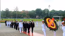 Lãnh đạo Đảng, Nhà nước và Bộ Công an vào Lăng viếng Chủ tịch Hồ Chí Minh