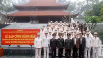 Đoàn thanh niên lực lượng An ninh báo công dâng Bác 