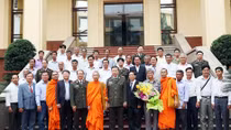 Thứ trưởng Tô Lâm tiếp đoàn đại biểu người có uy tín trong dân tộc thiểu số tỉnh Vĩnh Long 