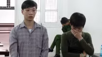 Rủ ‘phi công trẻ’ vào tù