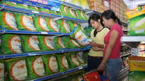Thóc, gạo, muối là những mặt hàng thực hiện bình ổn giá