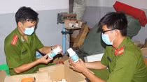 Thuê nhà để sản xuất thuốc bảo vệ thực vật "đểu"