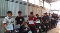 Chặn nhóm quái xế tụ tập, cổ vũ đua xe lúc rạng sáng 