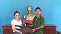 Nhặt được của rơi trả lại người mất