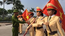 Những bông hoa thép trên thao trường