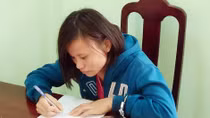 Vụ con gái sát hại mẹ nuôi: Mối quan hệ đồng tính "kỳ quặc"