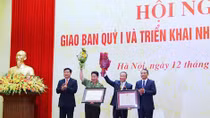 Thứ trưởng Bùi Văn Thành nhận Kỷ niệm chương của Bộ Giao thông vận tải