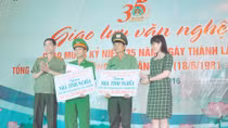 Ấm tình đồng chí, đồng đội nơi hòn đảo tiền tiêu Tổ quốc