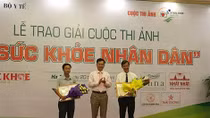 Trao giải cuộc thi ảnh "Vì sức khỏe nhân dân”