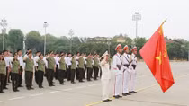 Nhà xuất bản CAND báo công dâng Bác