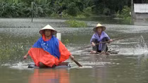 Nhiều hộ dân bị cô lập ở Lạng Sơn, nước ‘cuốn trôi’ 120 tỷ