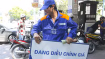 Xăng giảm 816 đồng/ lít từ 3h chiều nay